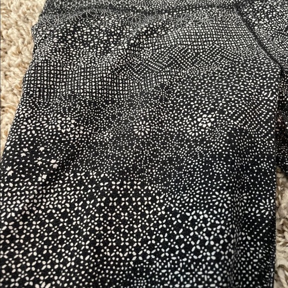 Lululemon 21’ Align Leggings - Picture 2 of 3